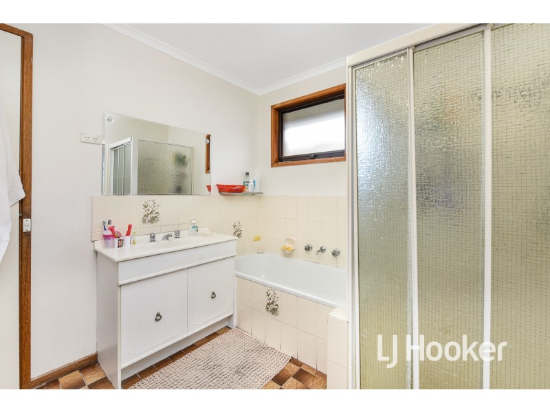 27 Strong Drive, Hampton Park VIC 3976