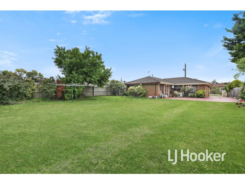 27 Strong Drive, Hampton Park VIC 3976