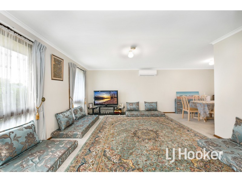 27 Strong Drive, Hampton Park VIC 3976