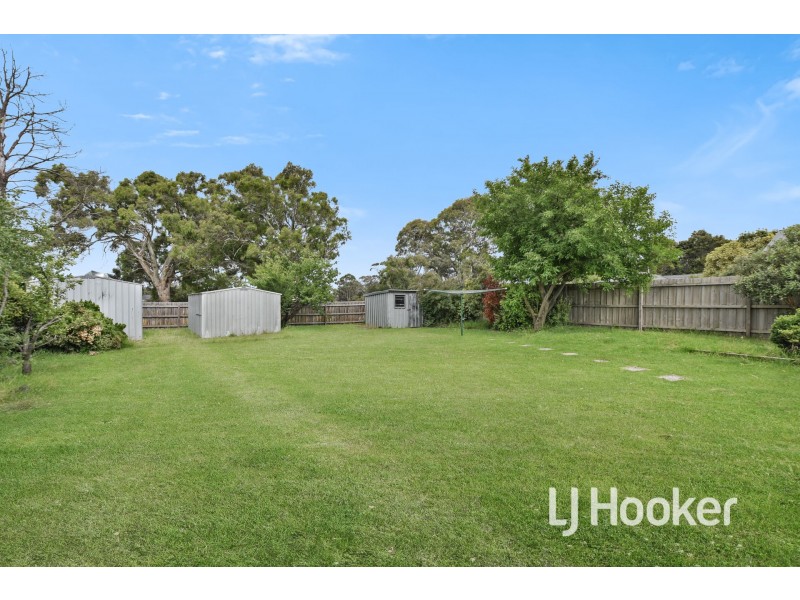 27 Strong Drive, Hampton Park VIC 3976