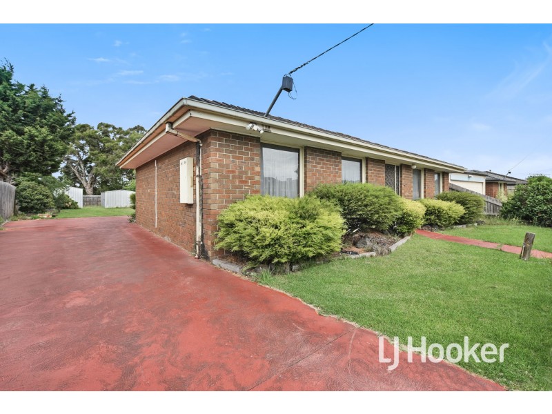 27 Strong Drive, Hampton Park VIC 3976