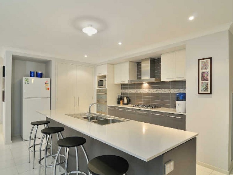 18 Tetrabine Way, Lyndhurst VIC 3975