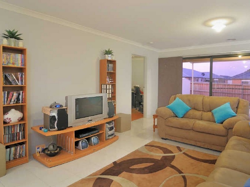 18 Tetrabine Way, Lyndhurst VIC 3975