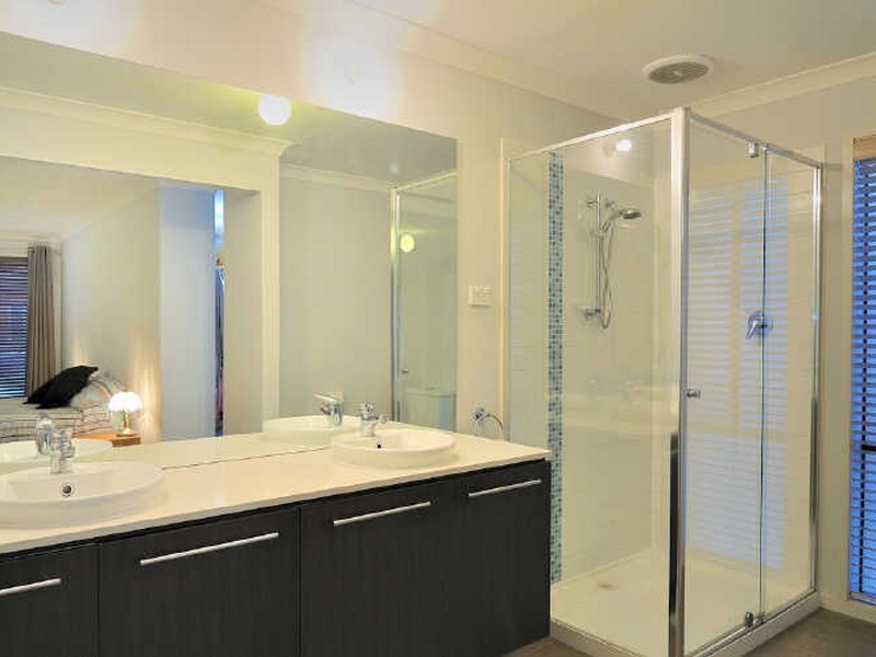 18 Tetrabine Way, Lyndhurst VIC 3975