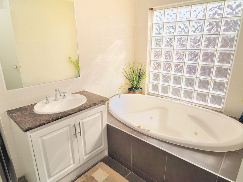 14 Pelican Court, Narre Warren South VIC 3805