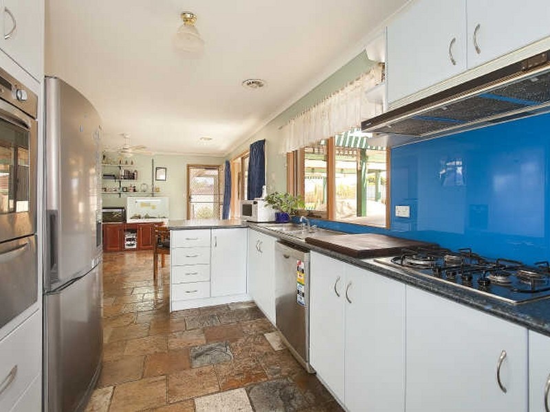 11 Mayruck Rise, Hampton Park VIC 3976