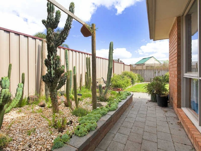 11 Mayruck Rise, Hampton Park VIC 3976