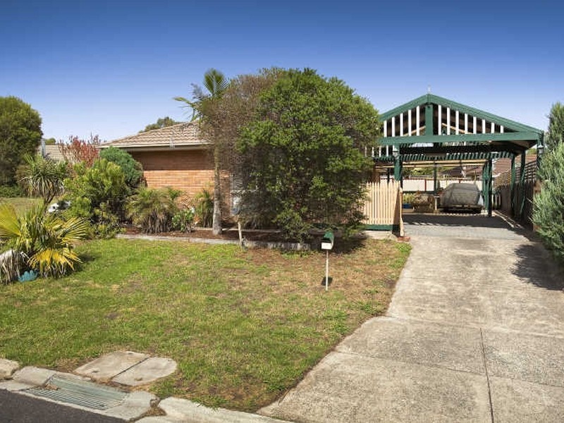 11 Mayruck Rise, Hampton Park VIC 3976