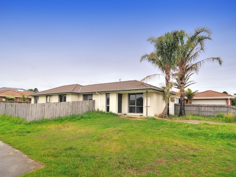 11 Yasmin Court, Hampton Park VIC 3976