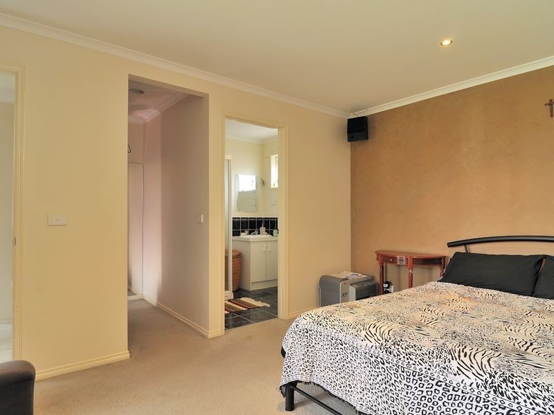 11 Yasmin Court, Hampton Park VIC 3976