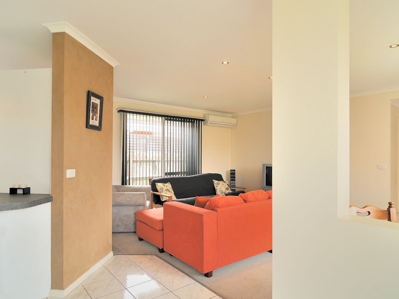 11 Yasmin Court, Hampton Park VIC 3976