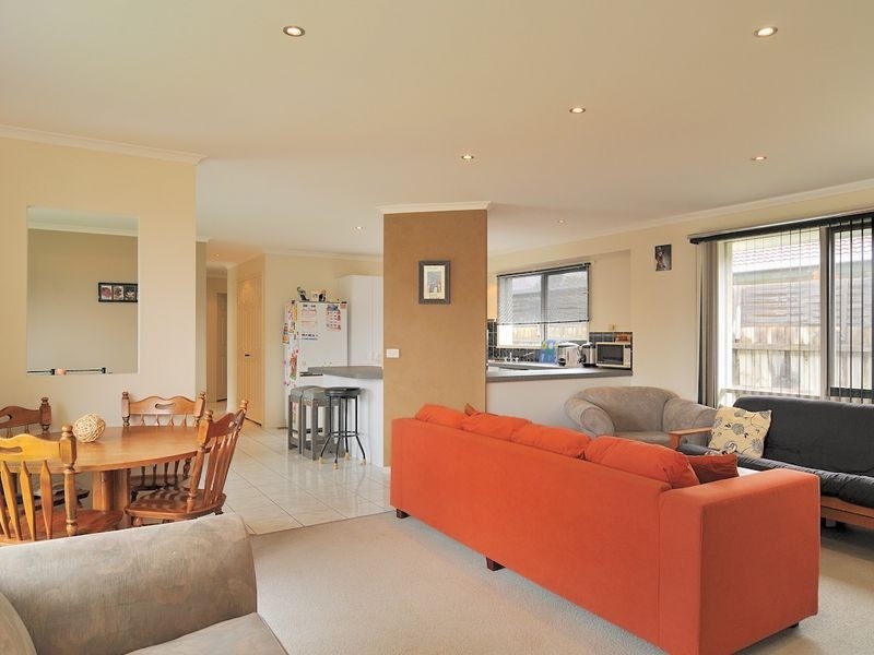 11 Yasmin Court, Hampton Park VIC 3976