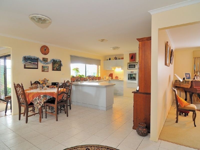 32 Geraldine Drive, Hampton Park VIC 3976