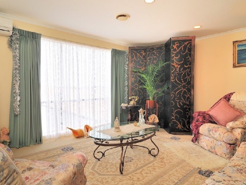 32 Geraldine Drive, Hampton Park VIC 3976