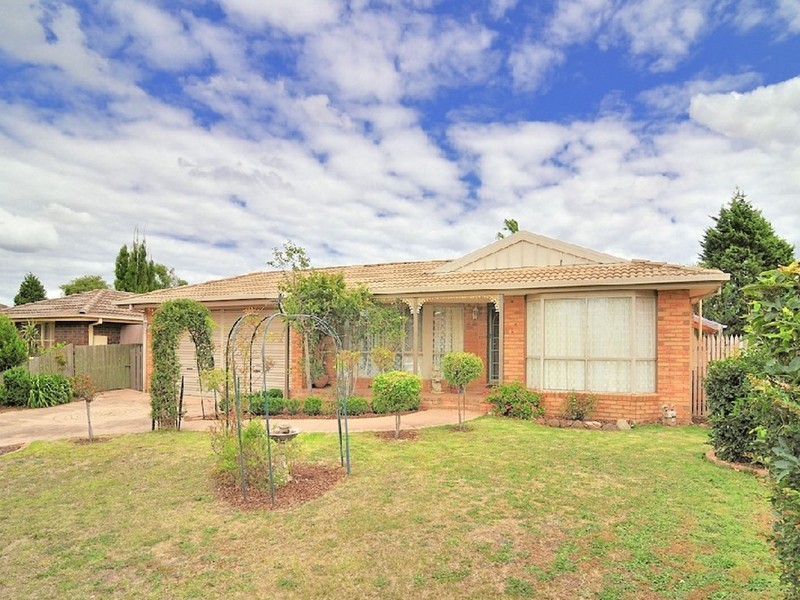 2 Princess Maria Place, Hampton Park VIC 3976