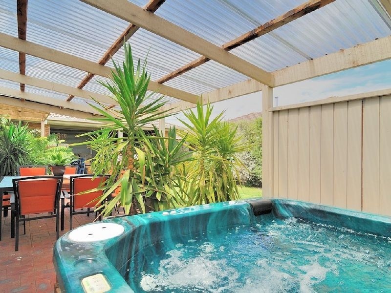 2 Princess Maria Place, Hampton Park VIC 3976