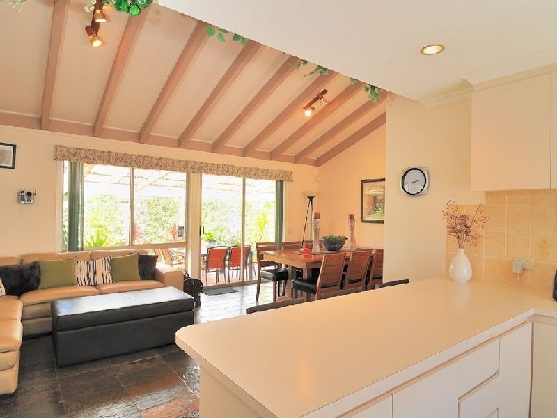 2 Princess Maria Place, Hampton Park VIC 3976