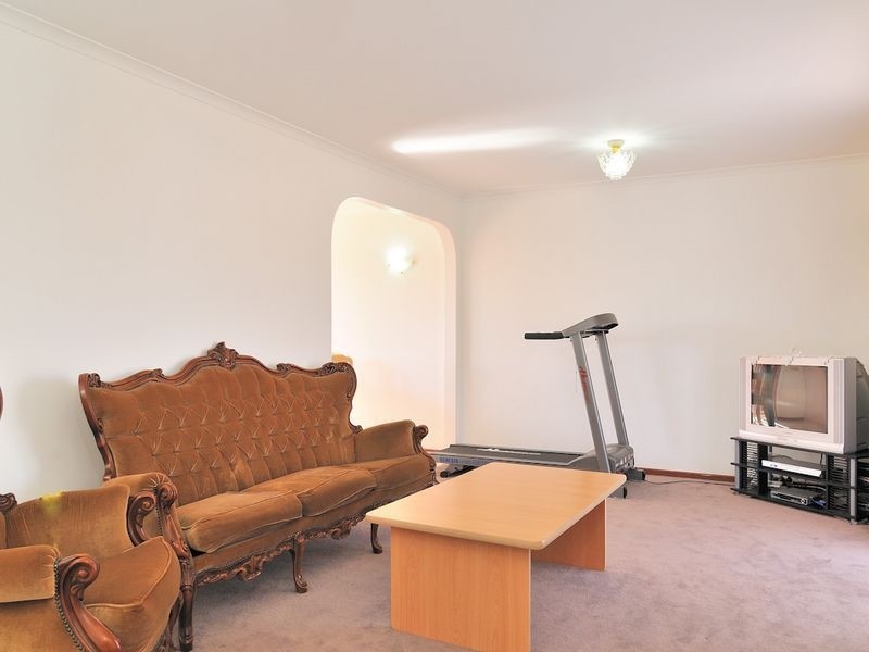 2/79 Oaktree Drive, Hampton Park VIC 3976