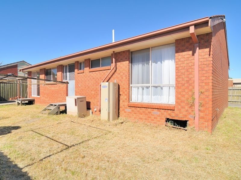 2/79 Oaktree Drive, Hampton Park VIC 3976