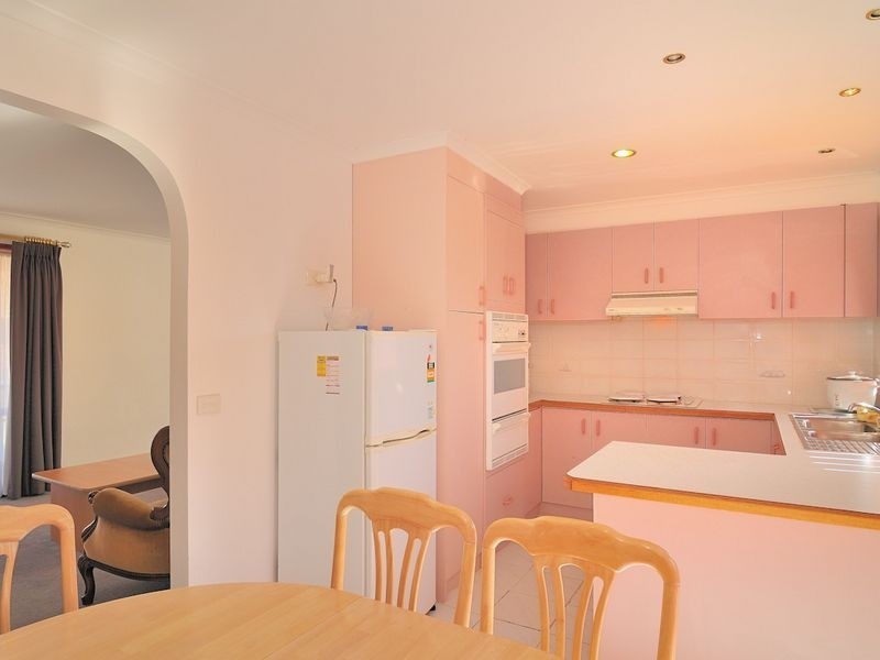 2/79 Oaktree Drive, Hampton Park VIC 3976