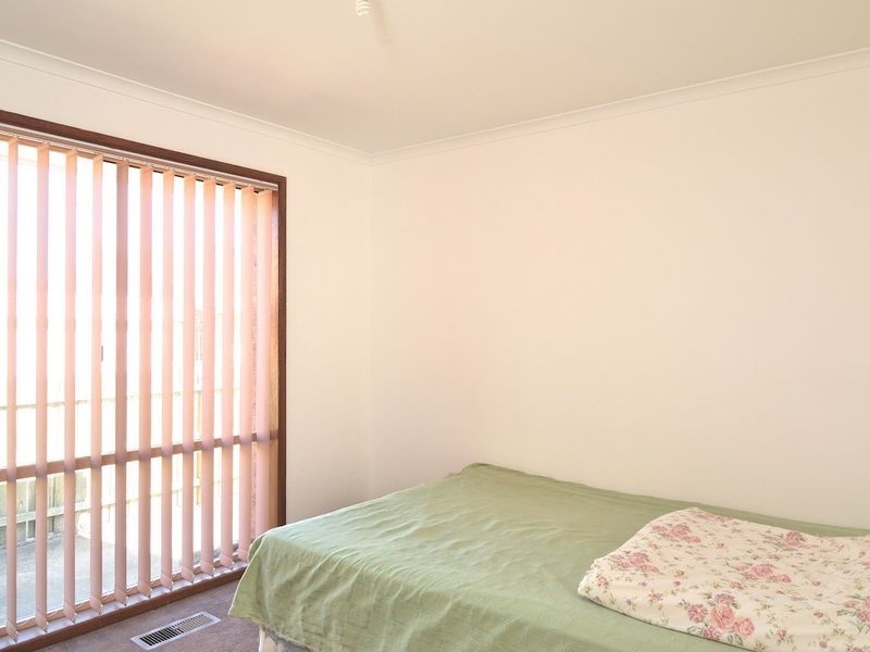 2/79 Oaktree Drive, Hampton Park VIC 3976