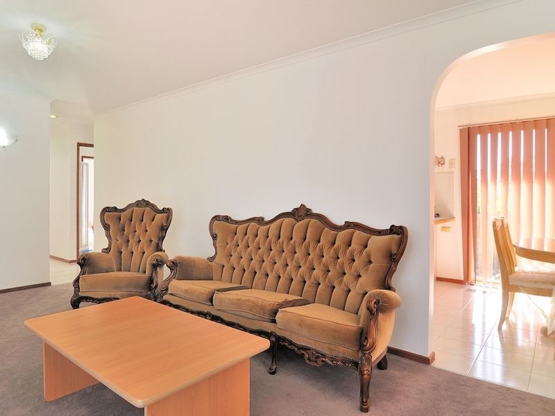 2/79 Oaktree Drive, Hampton Park VIC 3976