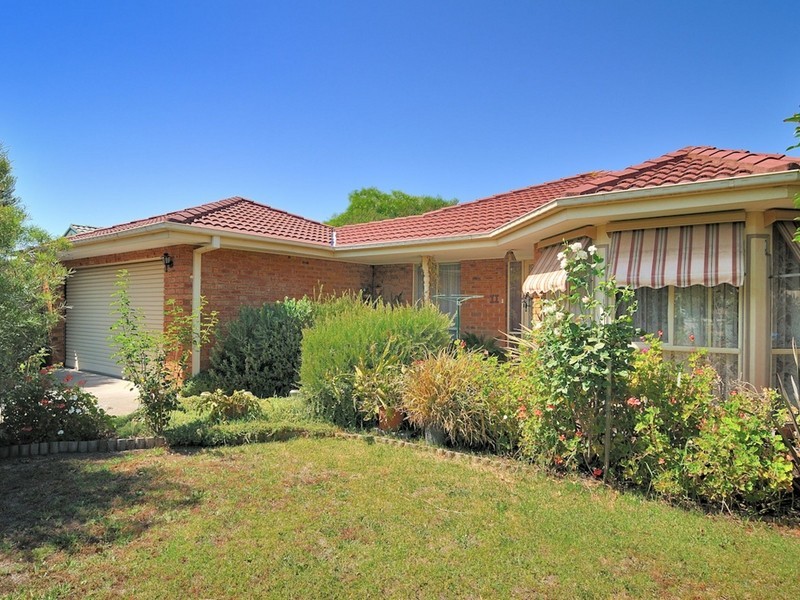 11 Mahogany Close, Hampton Park VIC 3976
