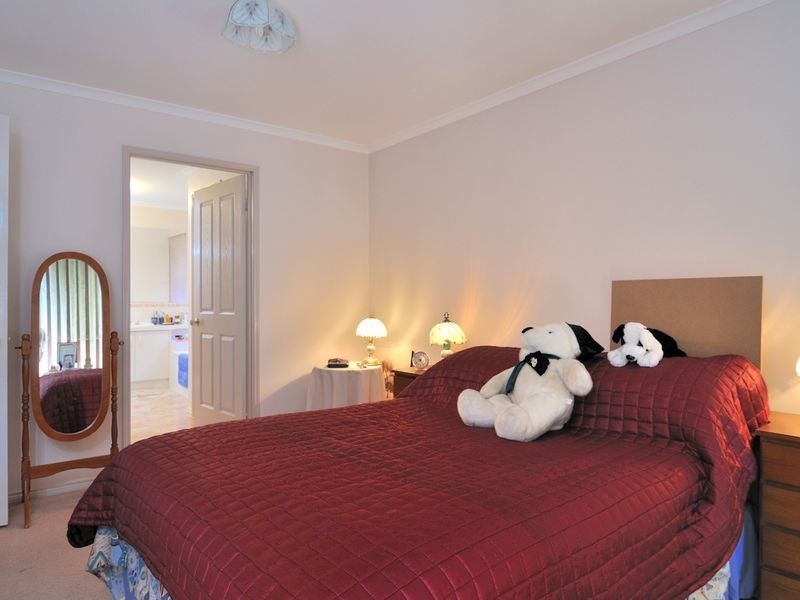 11 Mahogany Close, Hampton Park VIC 3976