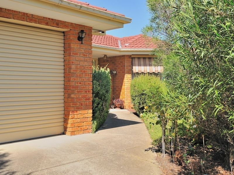 11 Mahogany Close, Hampton Park VIC 3976