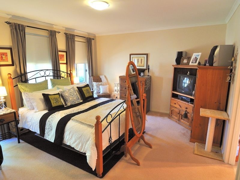 83 Bemersyde Drive, Berwick VIC 3806