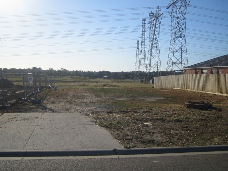 100 Langbourne Drive, Narre Warren South VIC 3805