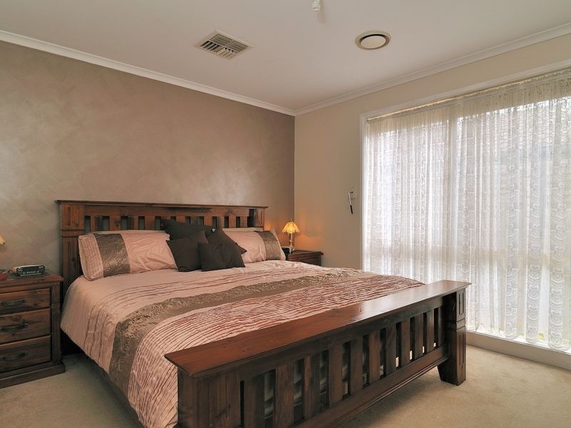 17 Pelican Court, Narre Warren South VIC 3805