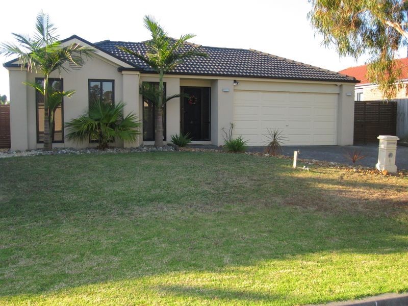 4 Dennis Close, Lynbrook VIC 3975