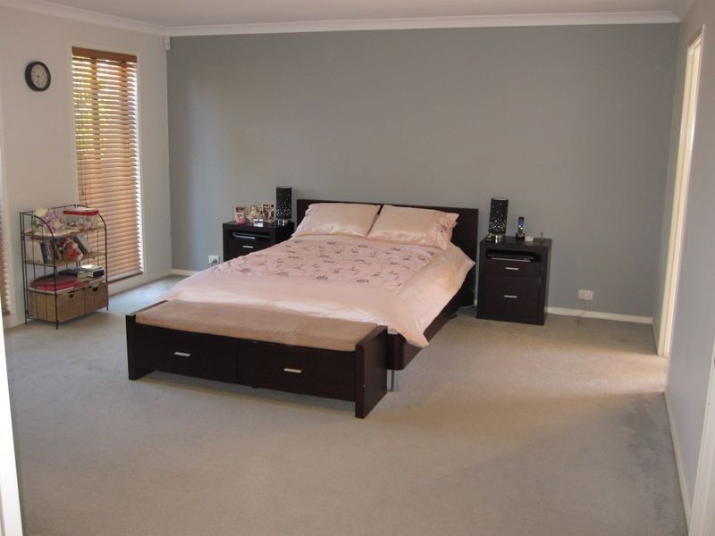 4 Dennis Close, Lynbrook VIC 3975