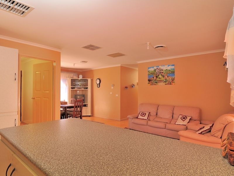 49 Springfield Crescent, Hampton Park VIC 3976