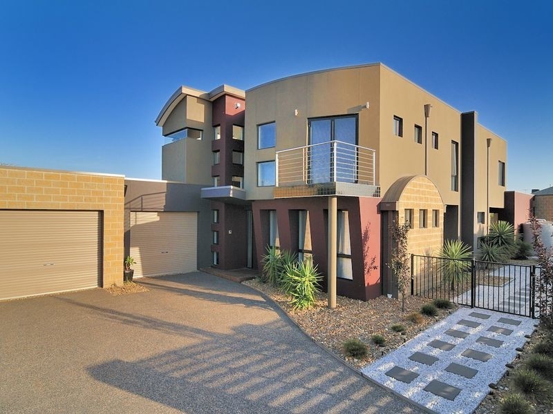 21 Riverglen Road, Berwick VIC 3806