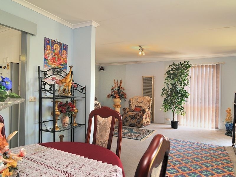 122 James Cook Drive, Endeavour Hills VIC 3802