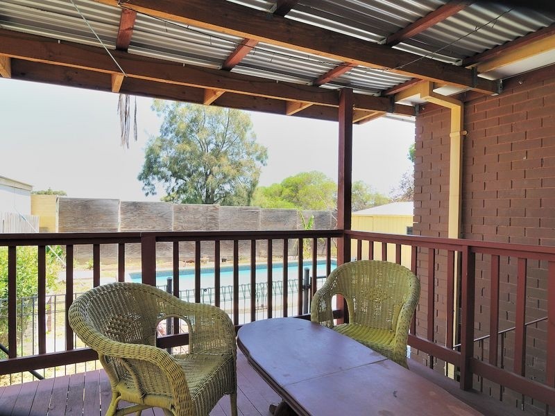 122 James Cook Drive, Endeavour Hills VIC 3802