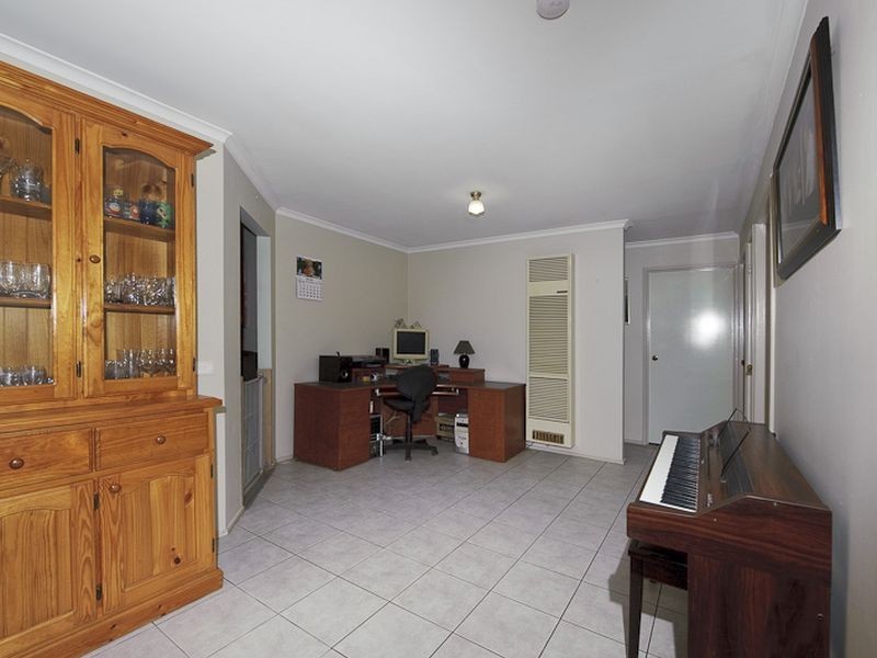 49 Michelle Drive, Hampton Park VIC 3976