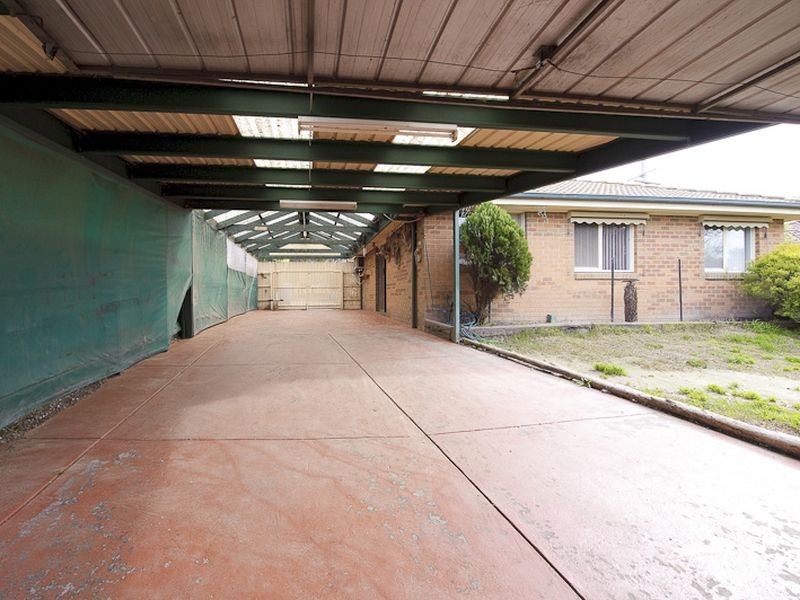 49 Michelle Drive, Hampton Park VIC 3976