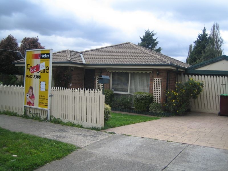 49 Michelle Drive, Hampton Park VIC 3976