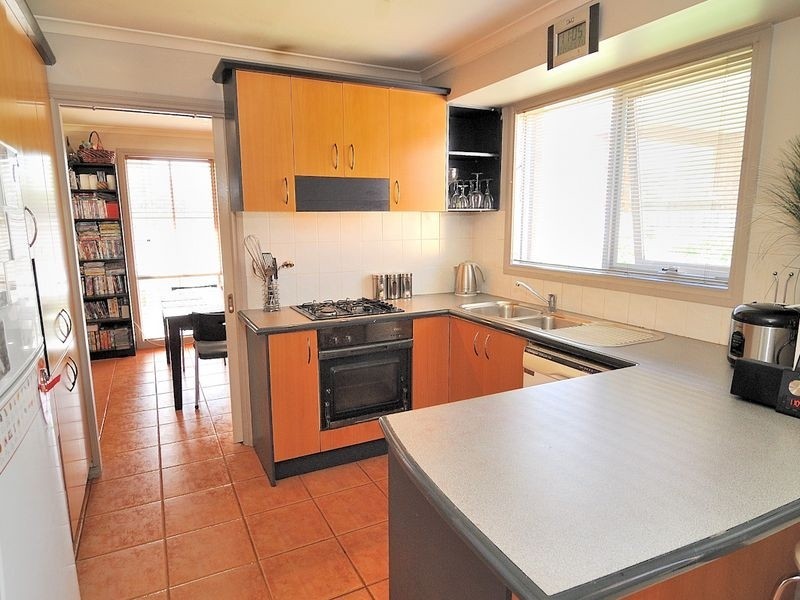 5 Narellan Drive, Hampton Park VIC 3976