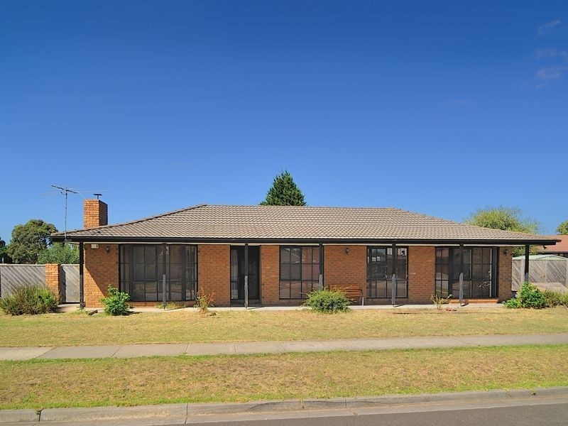 5 Narellan Drive, Hampton Park VIC 3976