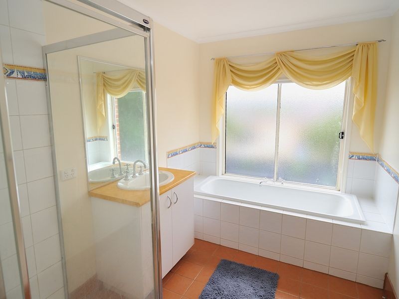 78 Edgbaston Circuit, Berwick VIC 3806