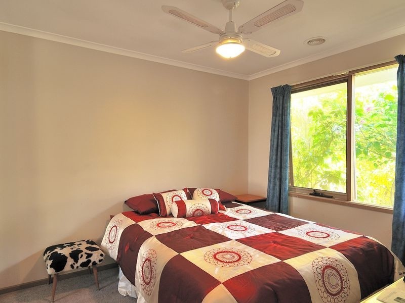 19 Isaac Edey Place, Hampton Park VIC 3976