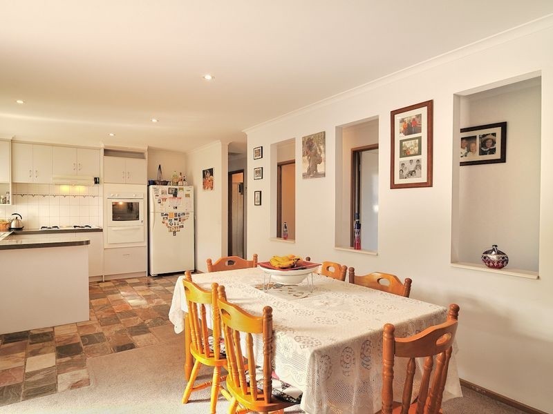 19 Isaac Edey Place, Hampton Park VIC 3976