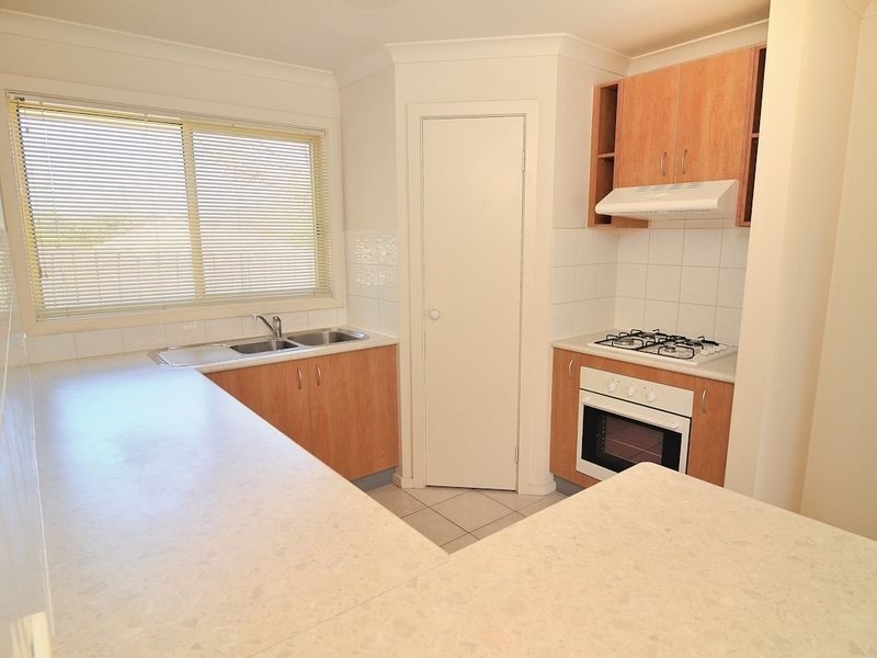 6/4 Paydon Way, Hampton Park VIC 3976