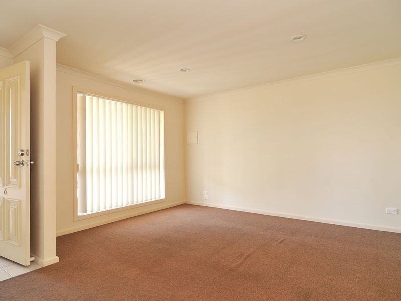6/4 Paydon Way, Hampton Park VIC 3976