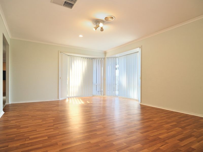 10 Hadley Circuit, Narre Warren South VIC 3805