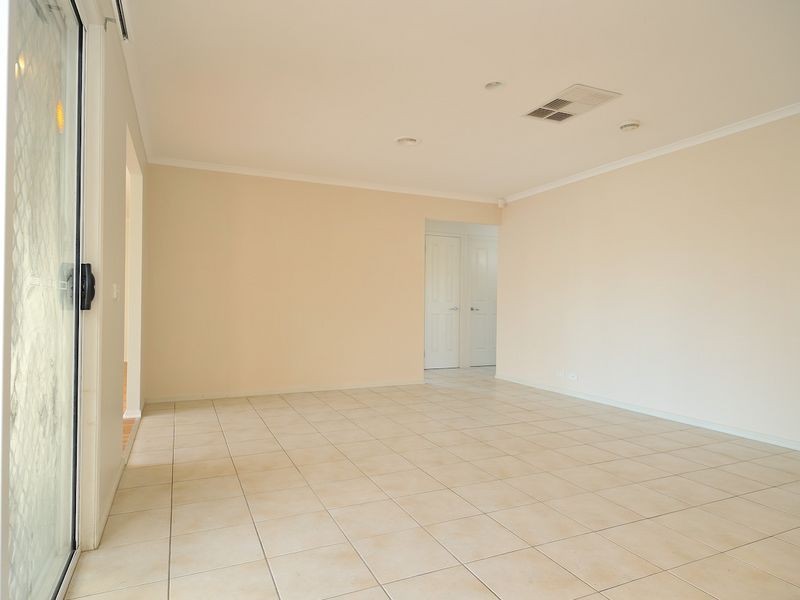 10 Hadley Circuit, Narre Warren South VIC 3805